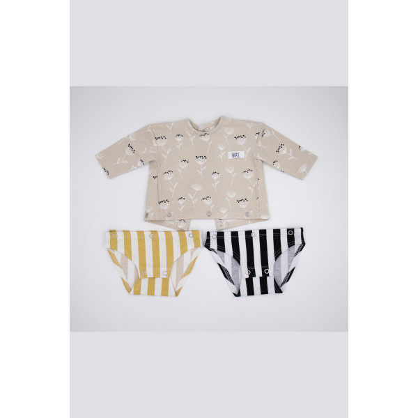 Body de tres piezas formada por una camiseta y dos bragas de algodón orgánico con elastano Body de tres piezas formada por una camiseta y dos bragas de algodón orgánico con elastano