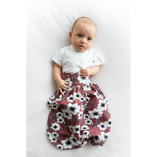 Pantalón saco algodón orgánico con elastano estampado flores Pantalón saco algodón orgánico con elastano estampado flores